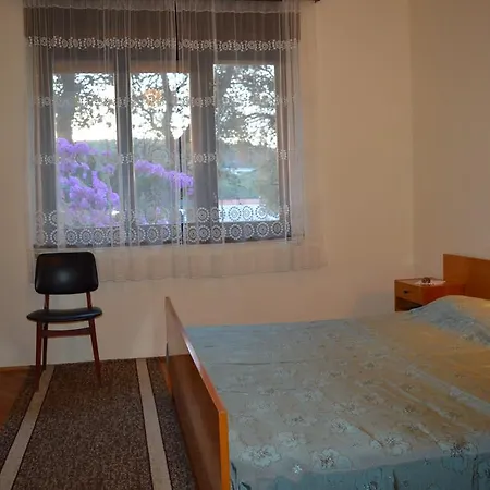 M * Jelsa (Hvar)