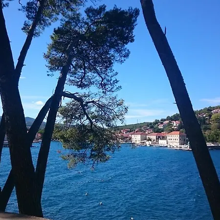 M * Jelsa (Hvar)